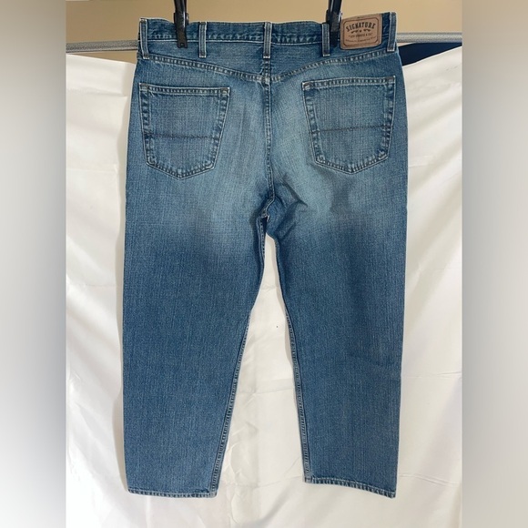 Men's Blue Jeans Signature by Levi Strauss size mens 40/30 - Picture 3 of 4